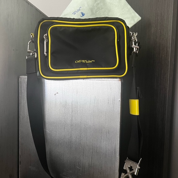 OFF WHITE VIRGIL “utility messenger” SAKS exclusive - Picture 3 of 5